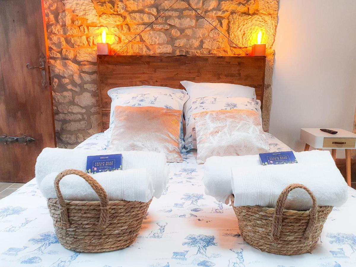 Alloggio in famiglia Semi Troglodyte En Foret Massage Et Diner Romantique *