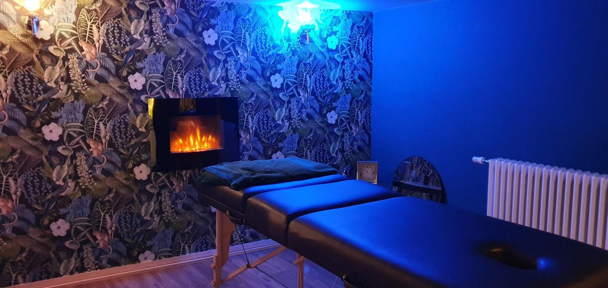 Semi Troglodyte En Foret Massage Et Diner Romantique